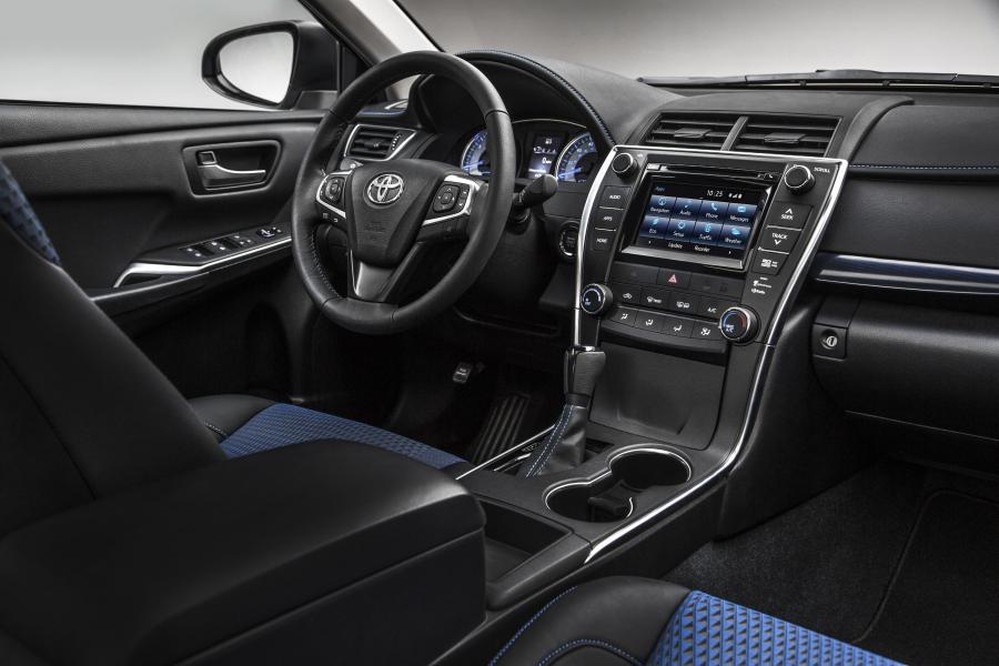  Toyota Camry Special Edition 2015 года  (фото 3 из 5)